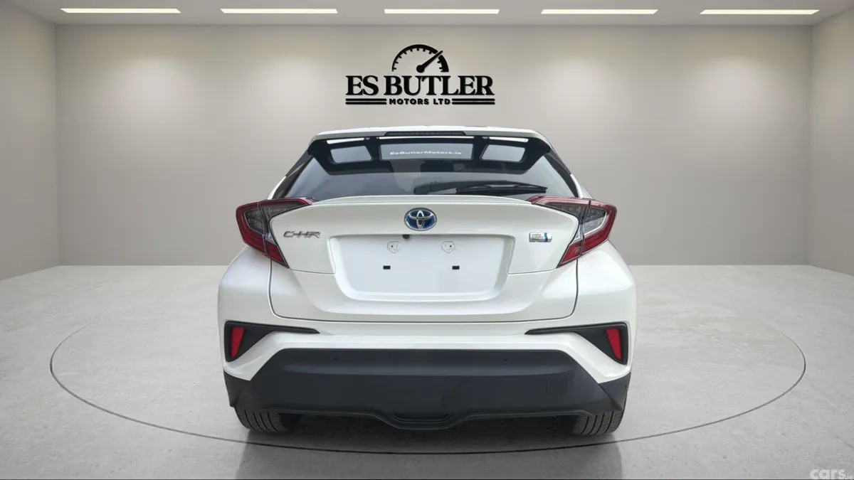 Toyota C-HR SUV, Petrol Hybrid, 2019, White