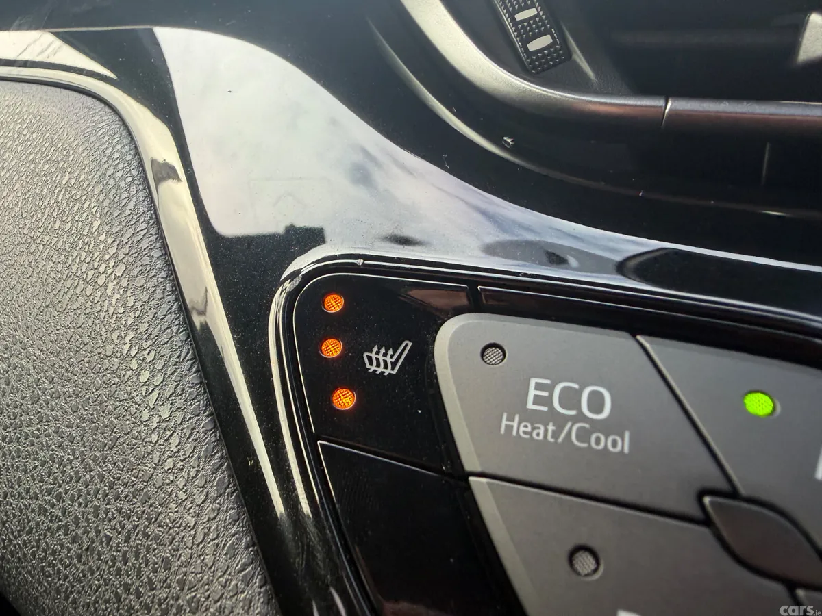 Toyota C-HR SUV, Petrol Hybrid, 2019, White