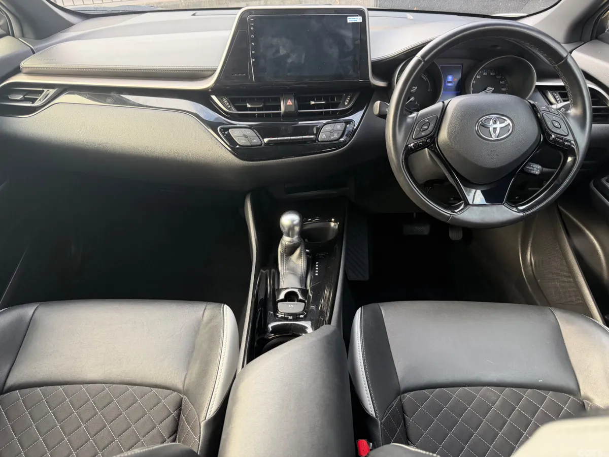 Toyota C-HR SUV, Petrol Hybrid, 2019, White