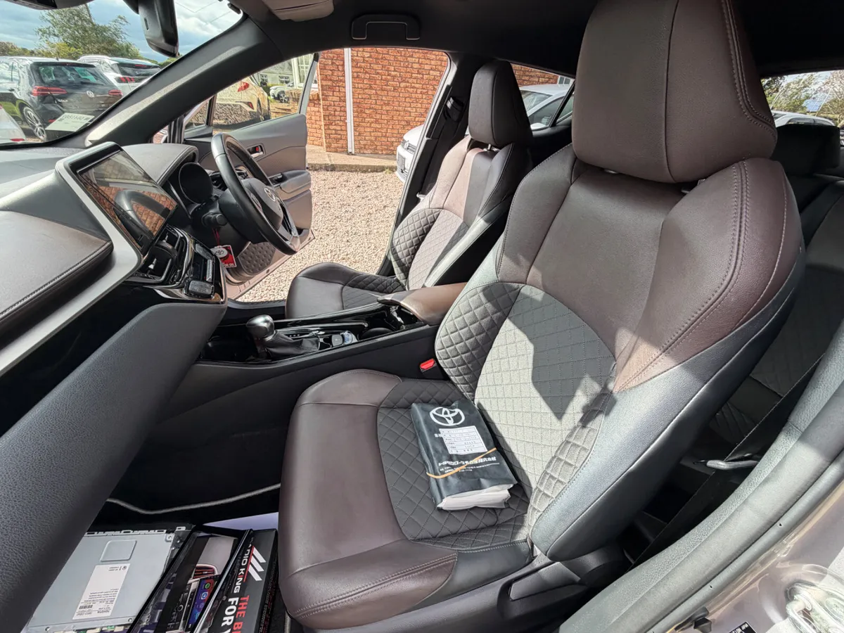 Toyota C-HR SUV, Petrol Hybrid, 2019, Silver