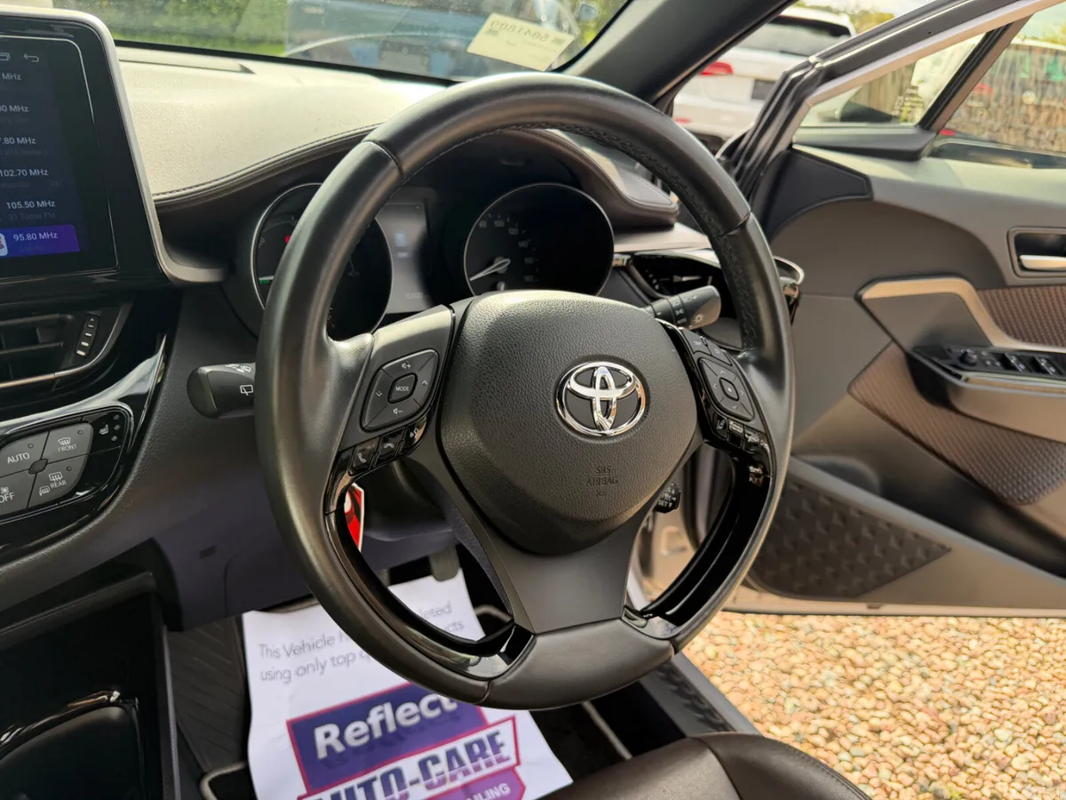 Toyota C-HR SUV, Petrol Hybrid, 2019, Silver