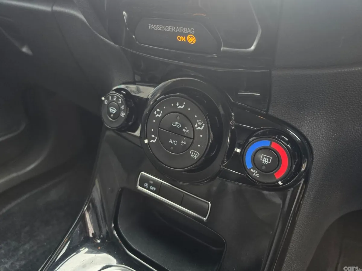 Ford Fiesta Hatchback, Petrol, 2013, Blue