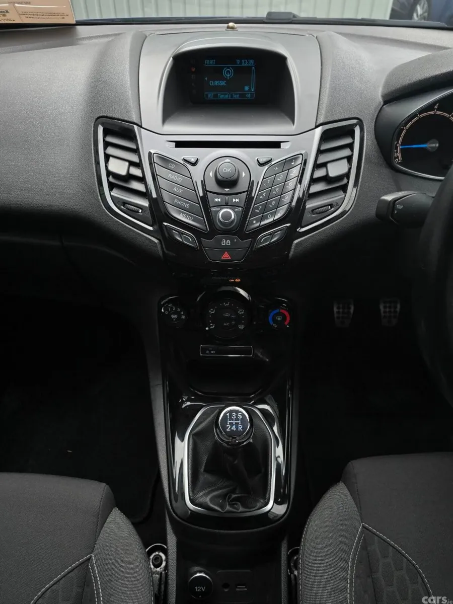 Ford Fiesta Hatchback, Petrol, 2013, Blue