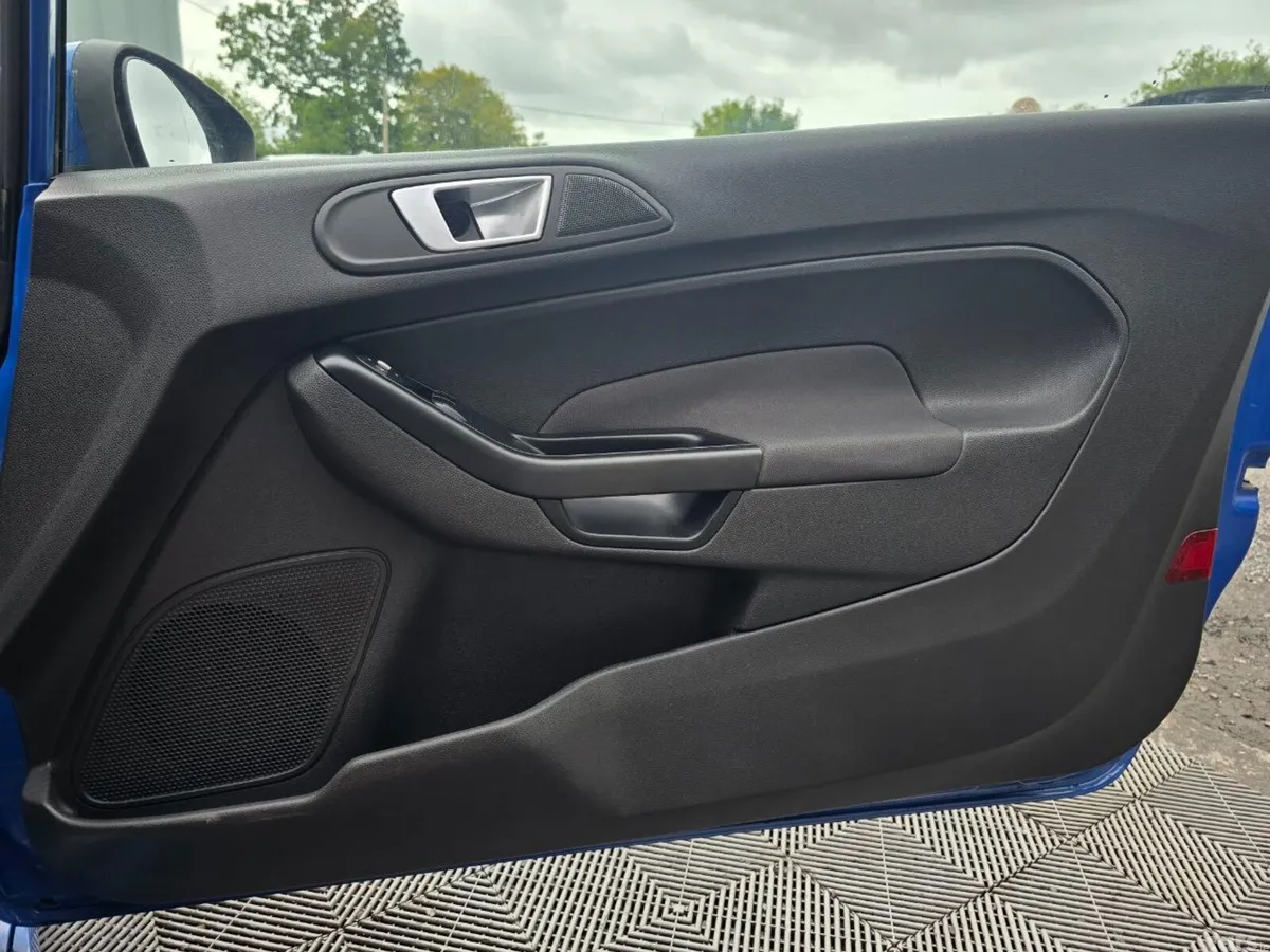 Ford Fiesta Hatchback, Petrol, 2013, Blue