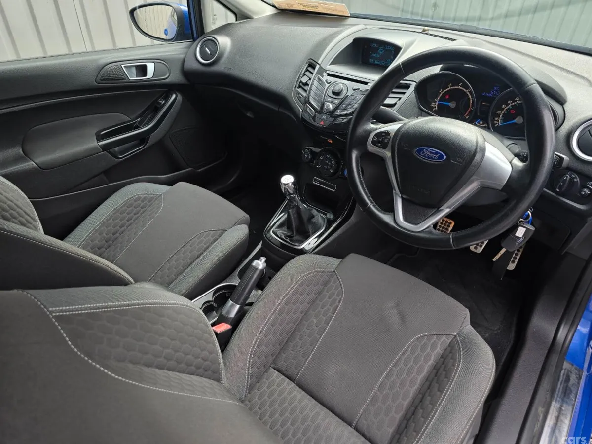 Ford Fiesta Hatchback, Petrol, 2013, Blue