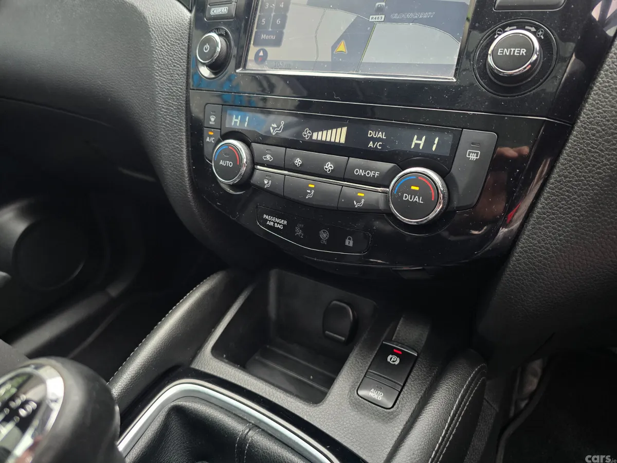 Nissan Qashqai MPV, Diesel, 2018, Black