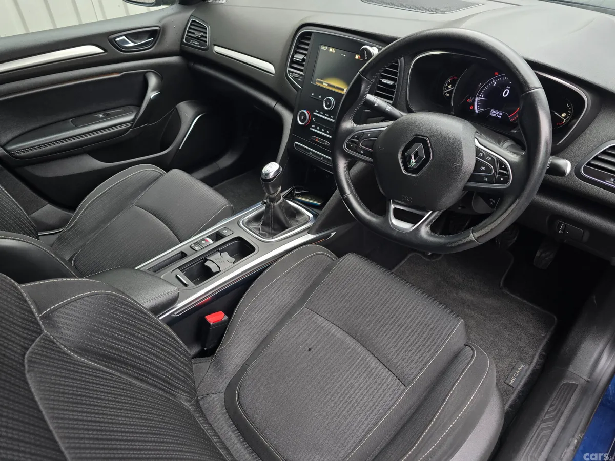 Renault Megane Hatchback, Diesel, 2019, Blue