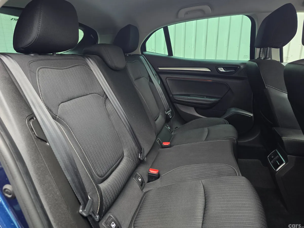 Renault Megane Hatchback, Diesel, 2019, Blue