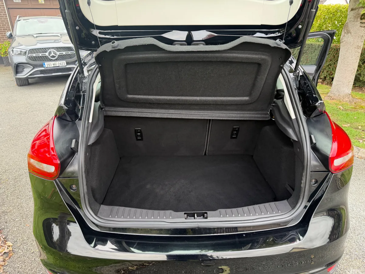Ford Focus Hatchback, Diesel, 2017, Black