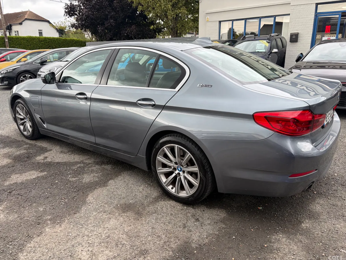 BMW 5-Series Saloon, Petrol Plug-in Hybrid, 2018, Blue