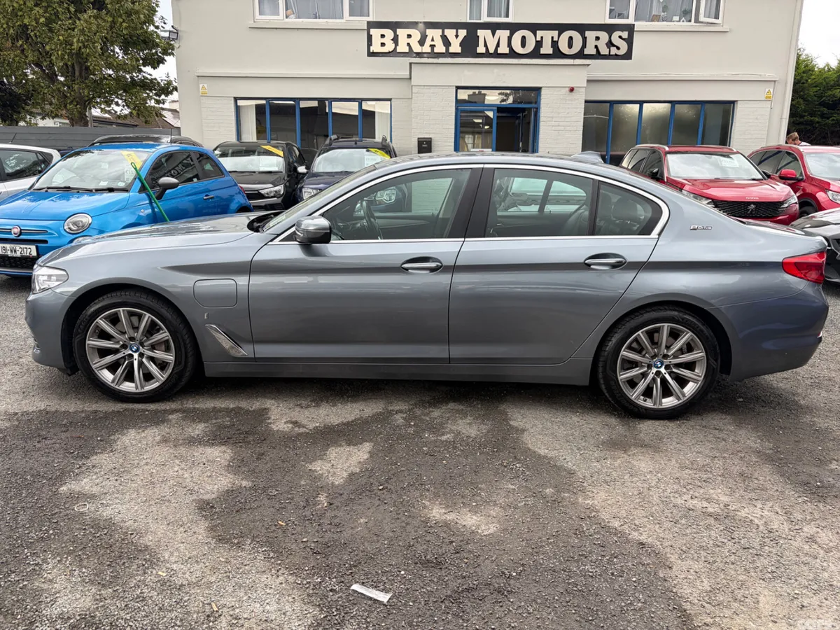 BMW 5-Series Saloon, Petrol Plug-in Hybrid, 2018, Blue
