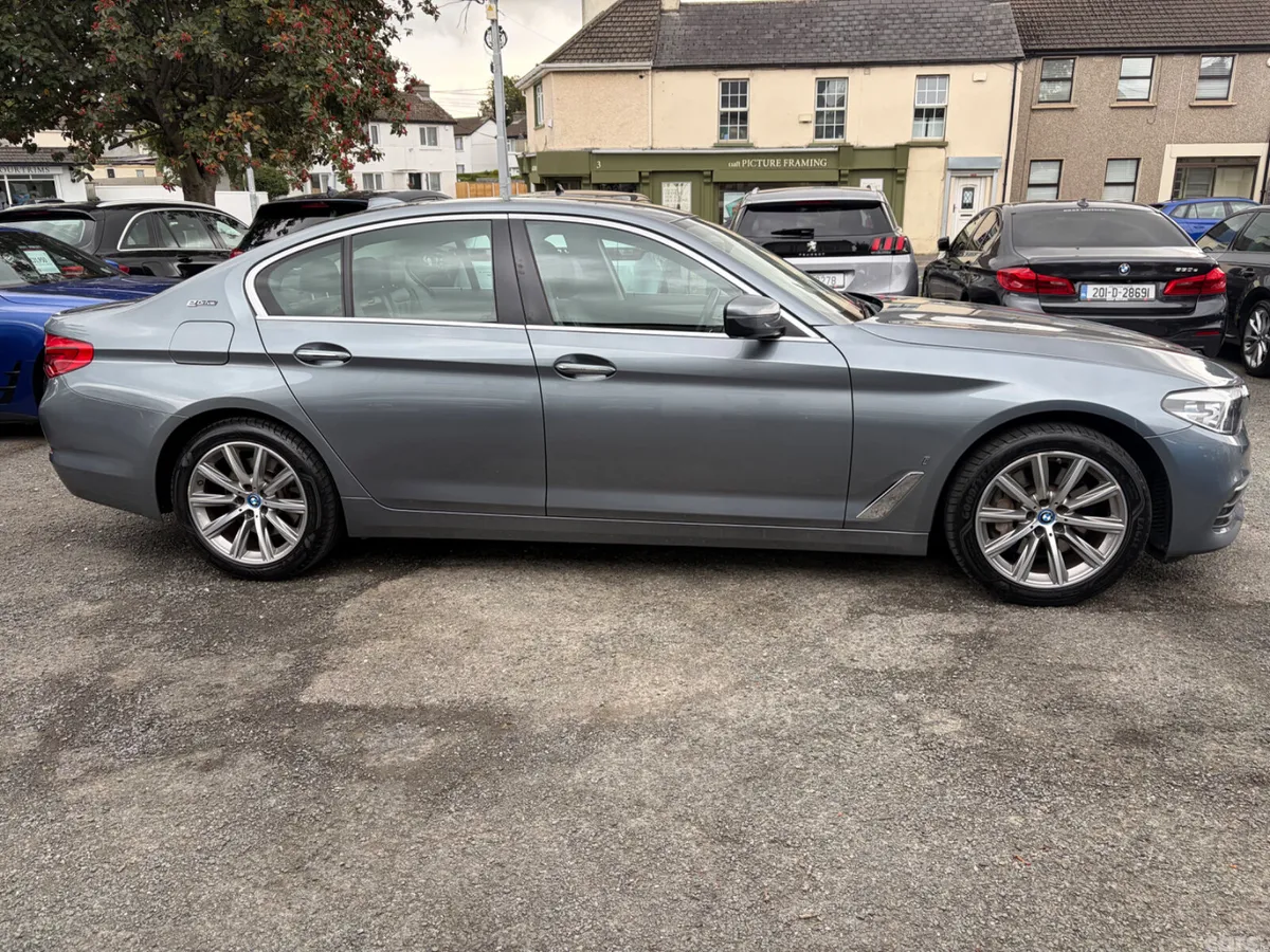 BMW 5-Series Saloon, Petrol Plug-in Hybrid, 2018, Blue
