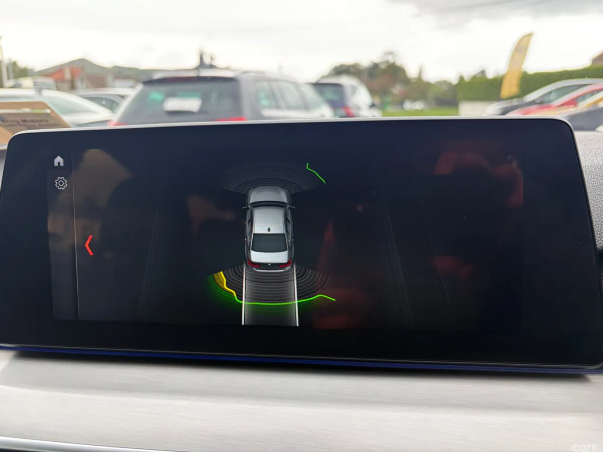 BMW 5-Series Saloon, Petrol Plug-in Hybrid, 2018, Blue