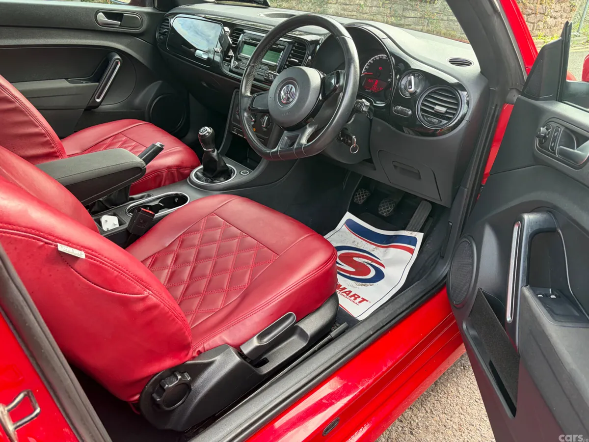 Volkswagen Beetle Hatchback, Petrol, 2013, Red