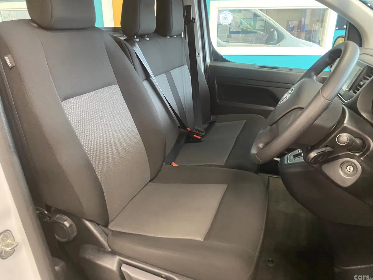 Vauxhall Vivaro MPV, Electric, 2023, White