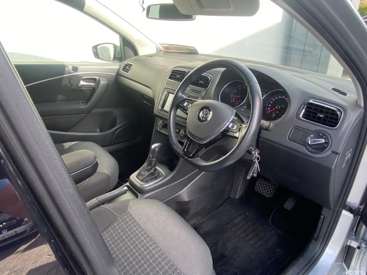 Volkswagen Polo Hatchback, Petrol, 2016, Silver