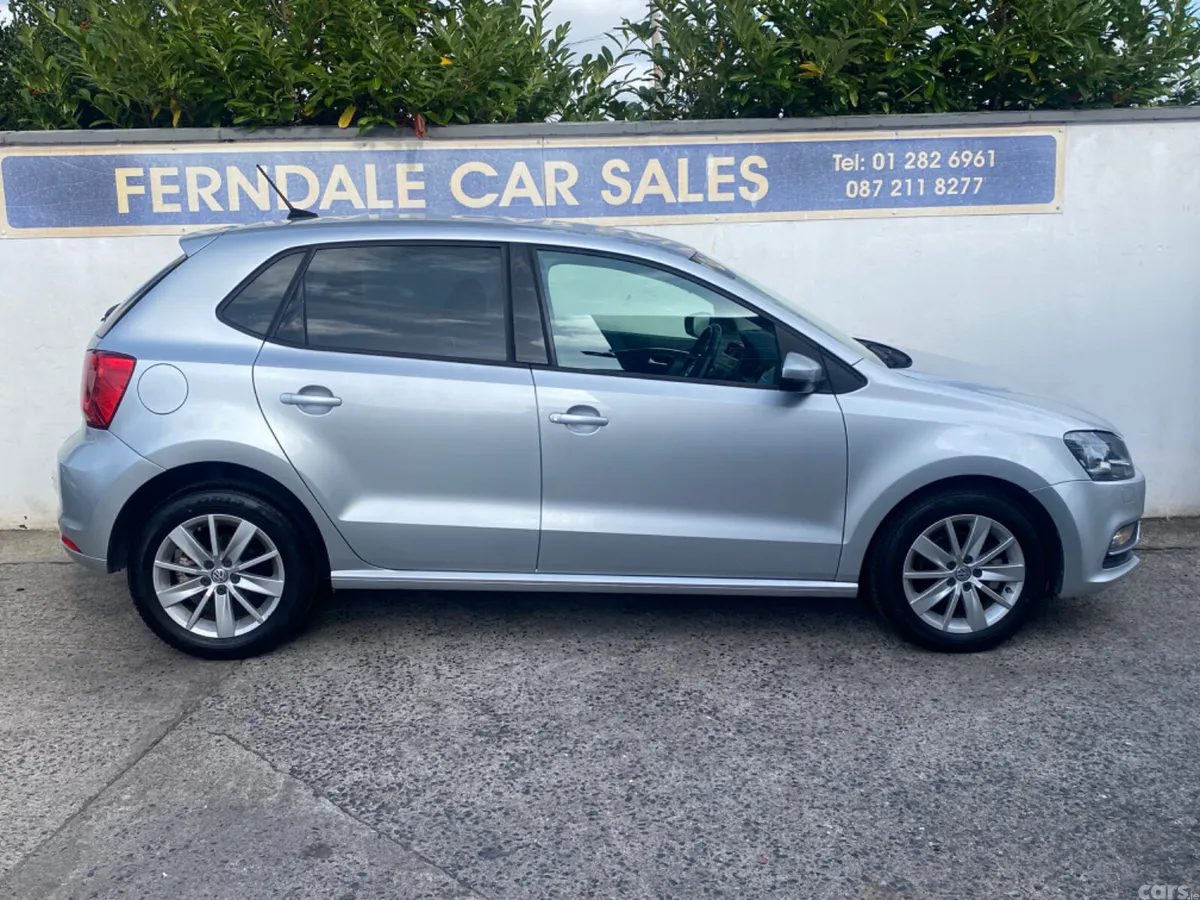 Volkswagen Polo Hatchback, Petrol, 2016, Silver