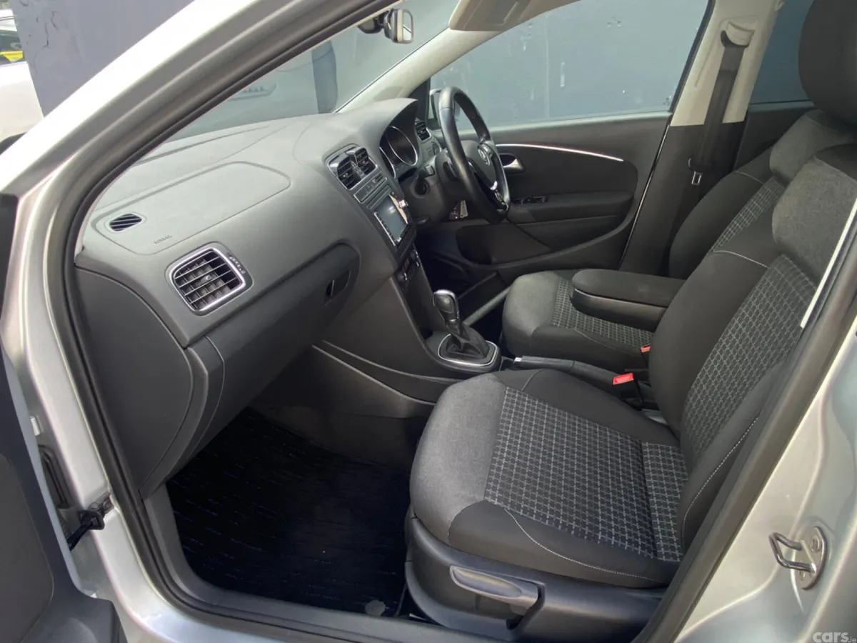 Volkswagen Polo Hatchback, Petrol, 2016, Silver