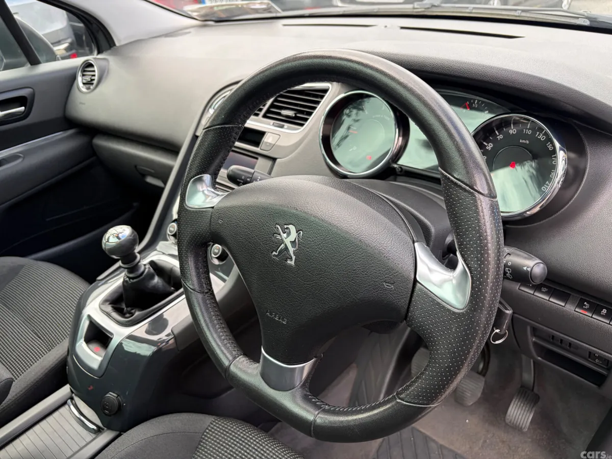 Peugeot 5008 MPV, Diesel, 2016, Grey