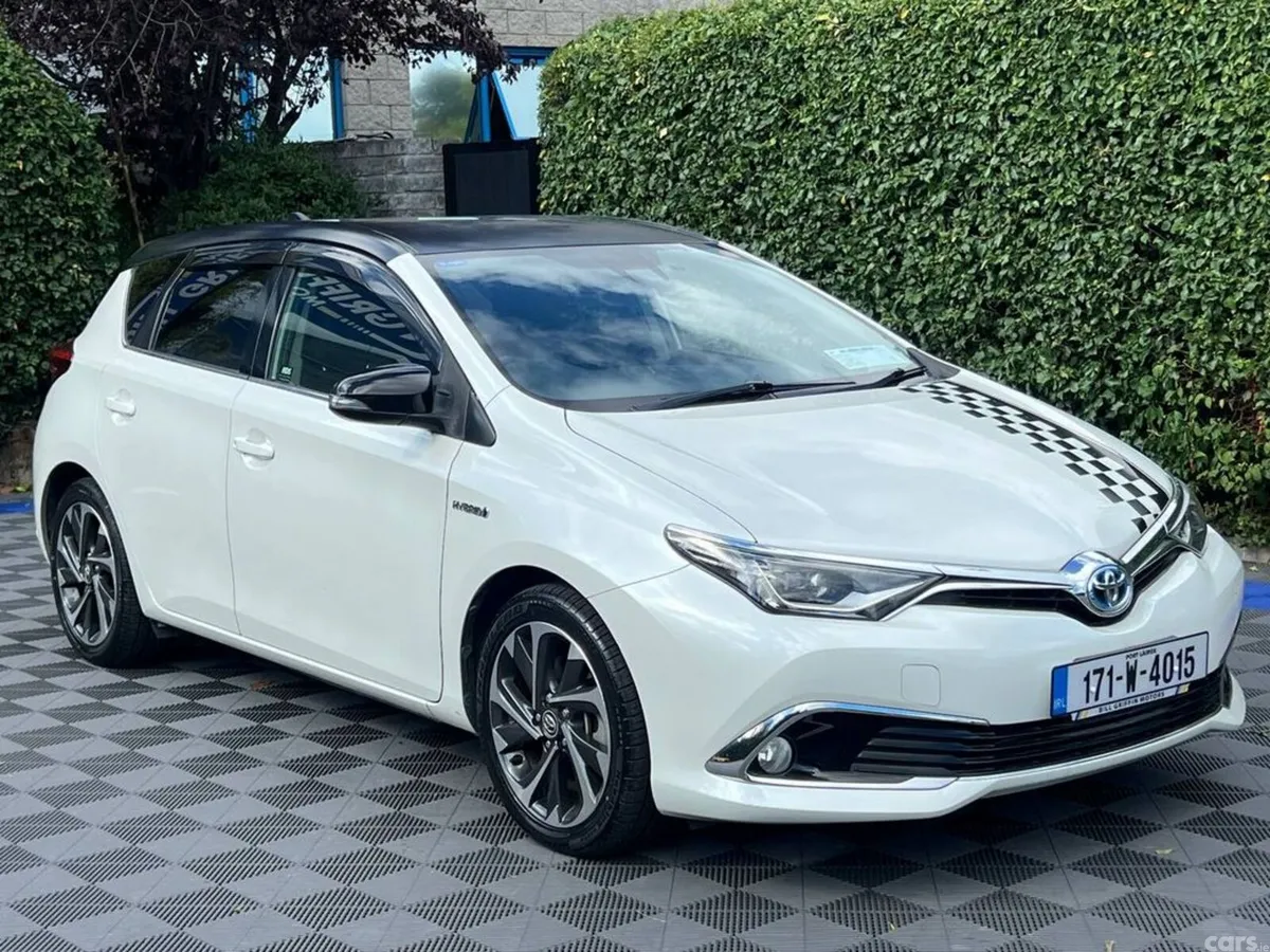 Toyota Auris Hatchback, Petrol Hybrid, 2017, White