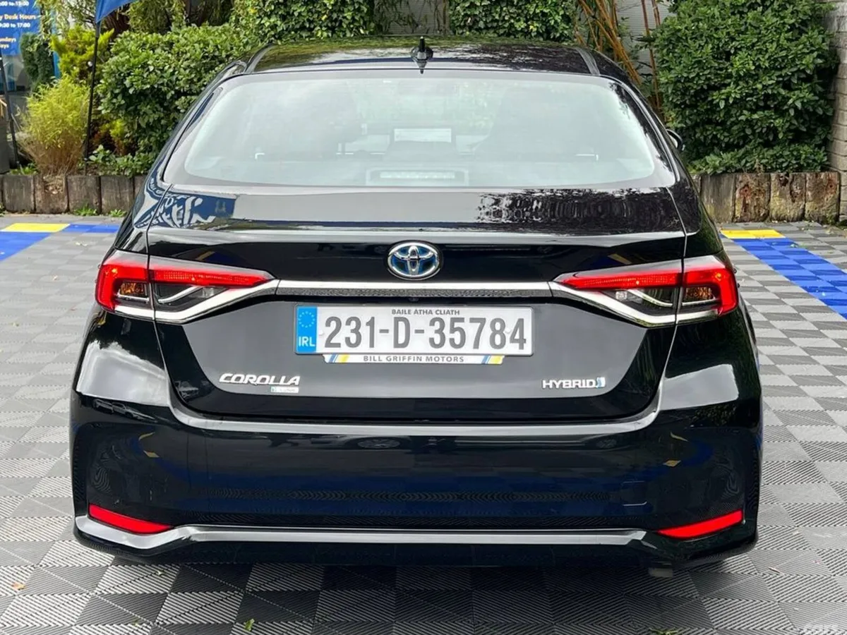 Toyota Corolla Saloon, Petrol Hybrid, 2023, Black