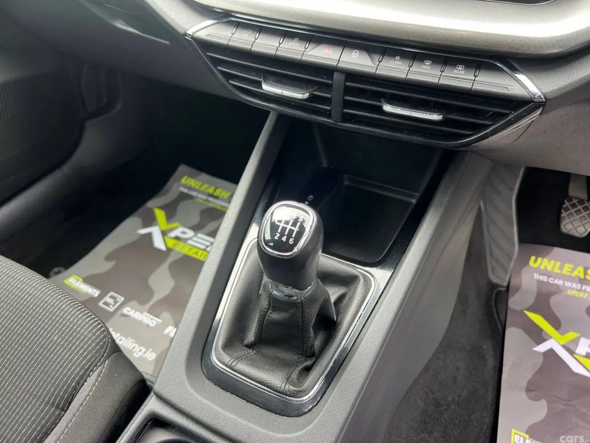 Skoda Octavia Saloon, Diesel, 2022, Grey