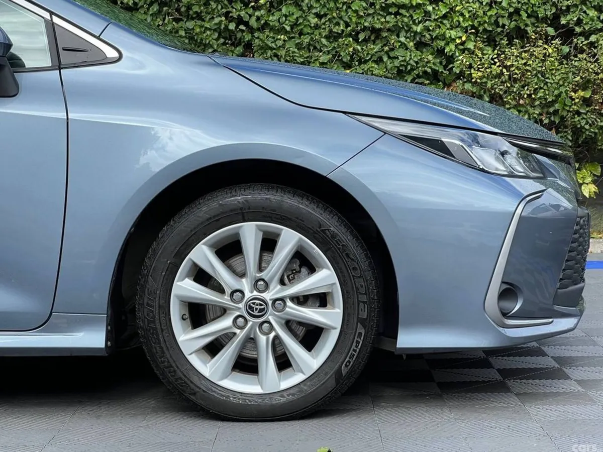 Toyota Corolla Saloon, Petrol Hybrid, 2023, Grey