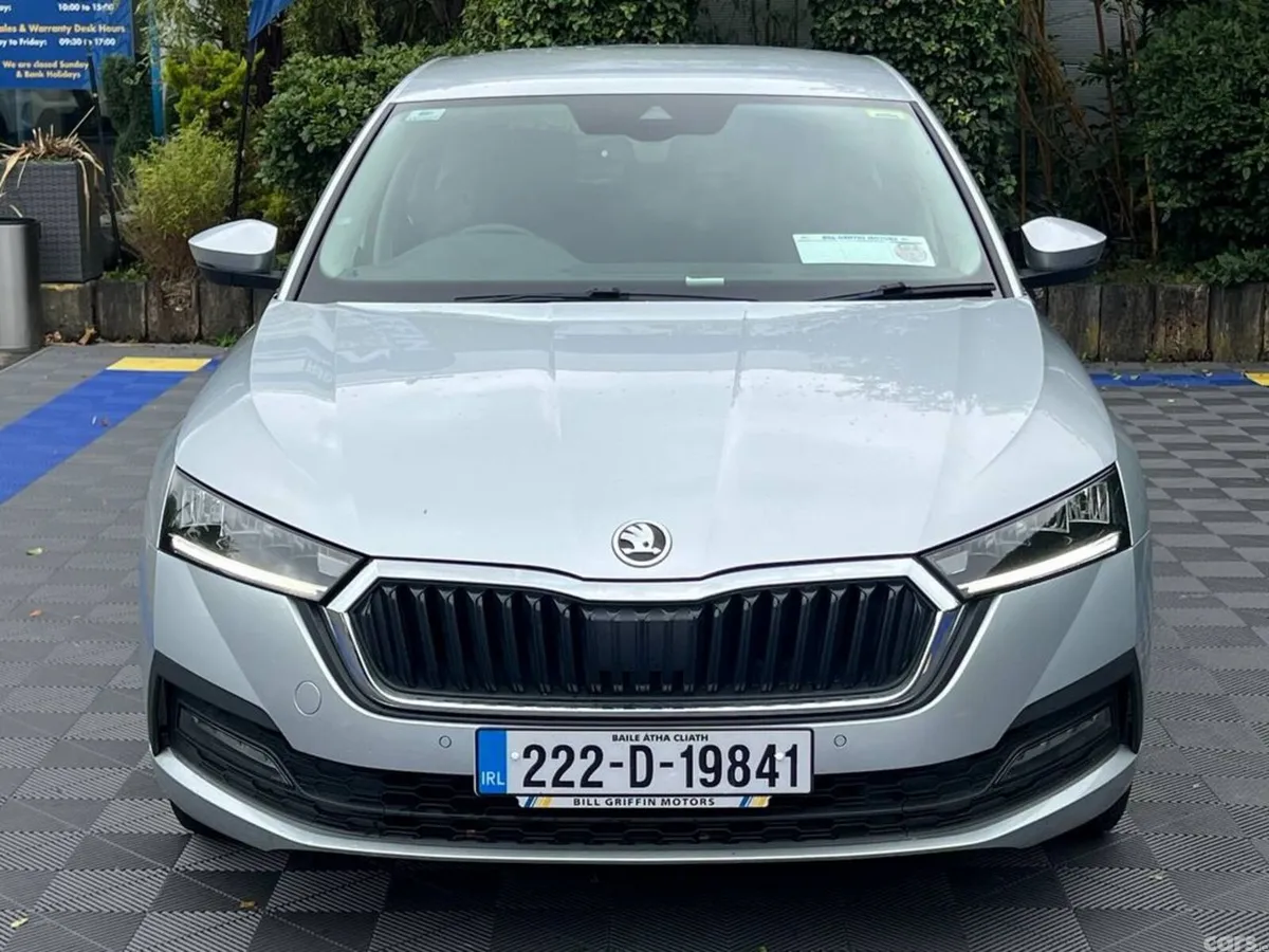Skoda Octavia Saloon, Diesel, 2022, Grey