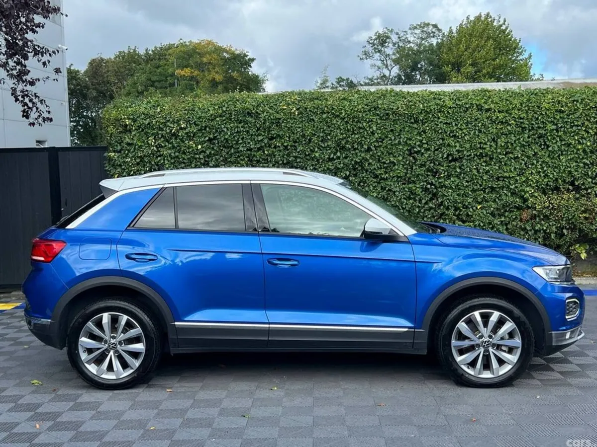 Volkswagen T-Roc SUV, Diesel, 2021, Blue