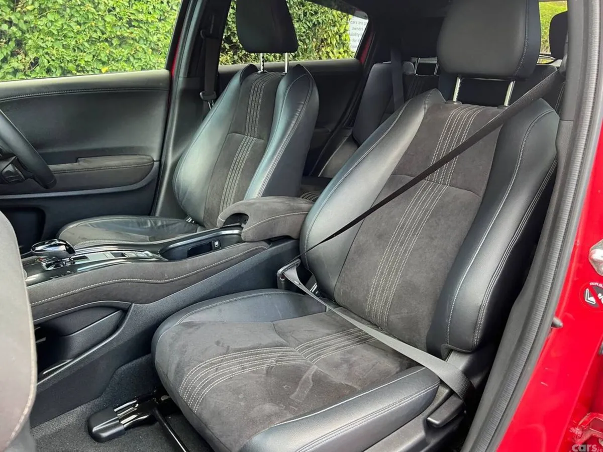 Honda Vezel SUV, Petrol Hybrid, 2021, Red