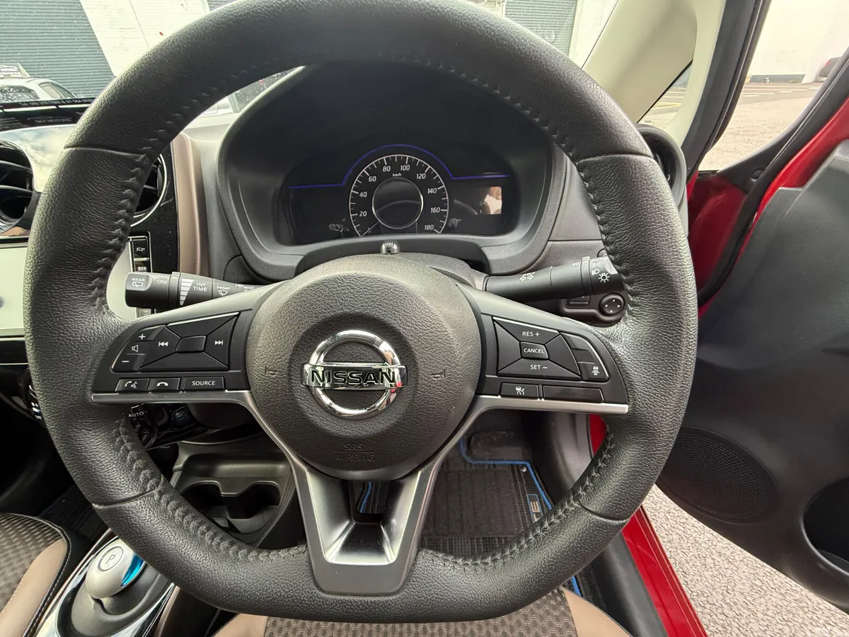 Nissan Note MPV, Petrol Hybrid, 2018, Red