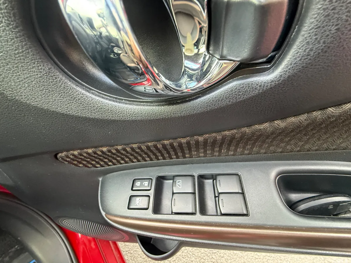 Nissan Note MPV, Petrol Hybrid, 2018, Red