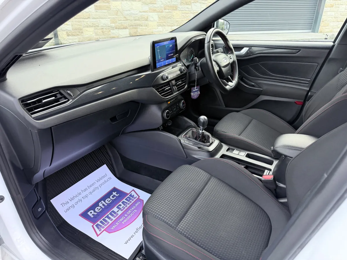 Ford Focus Hatchback, Petrol Hybrid, 2022, White