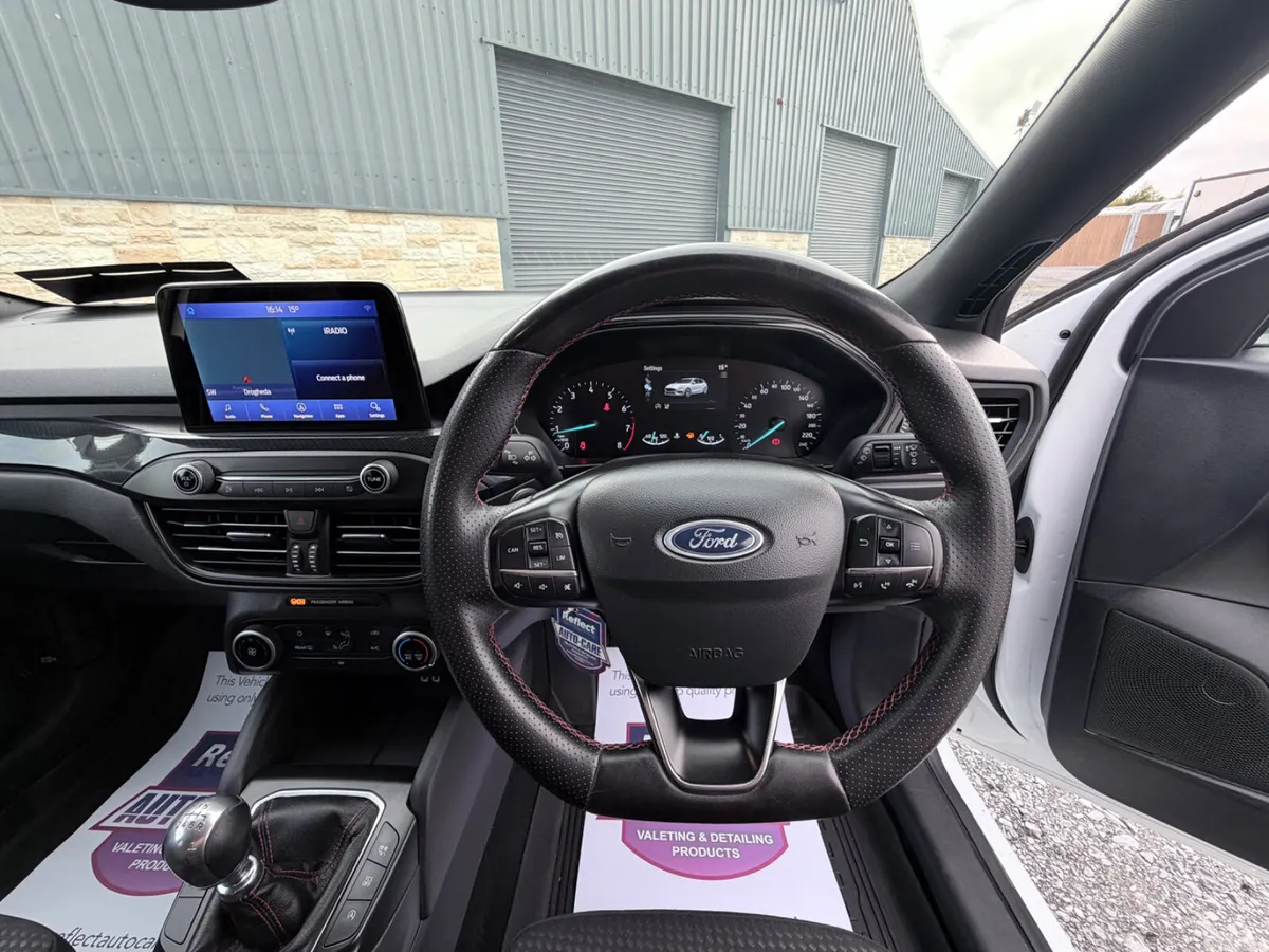 Ford Focus Hatchback, Petrol Hybrid, 2022, White