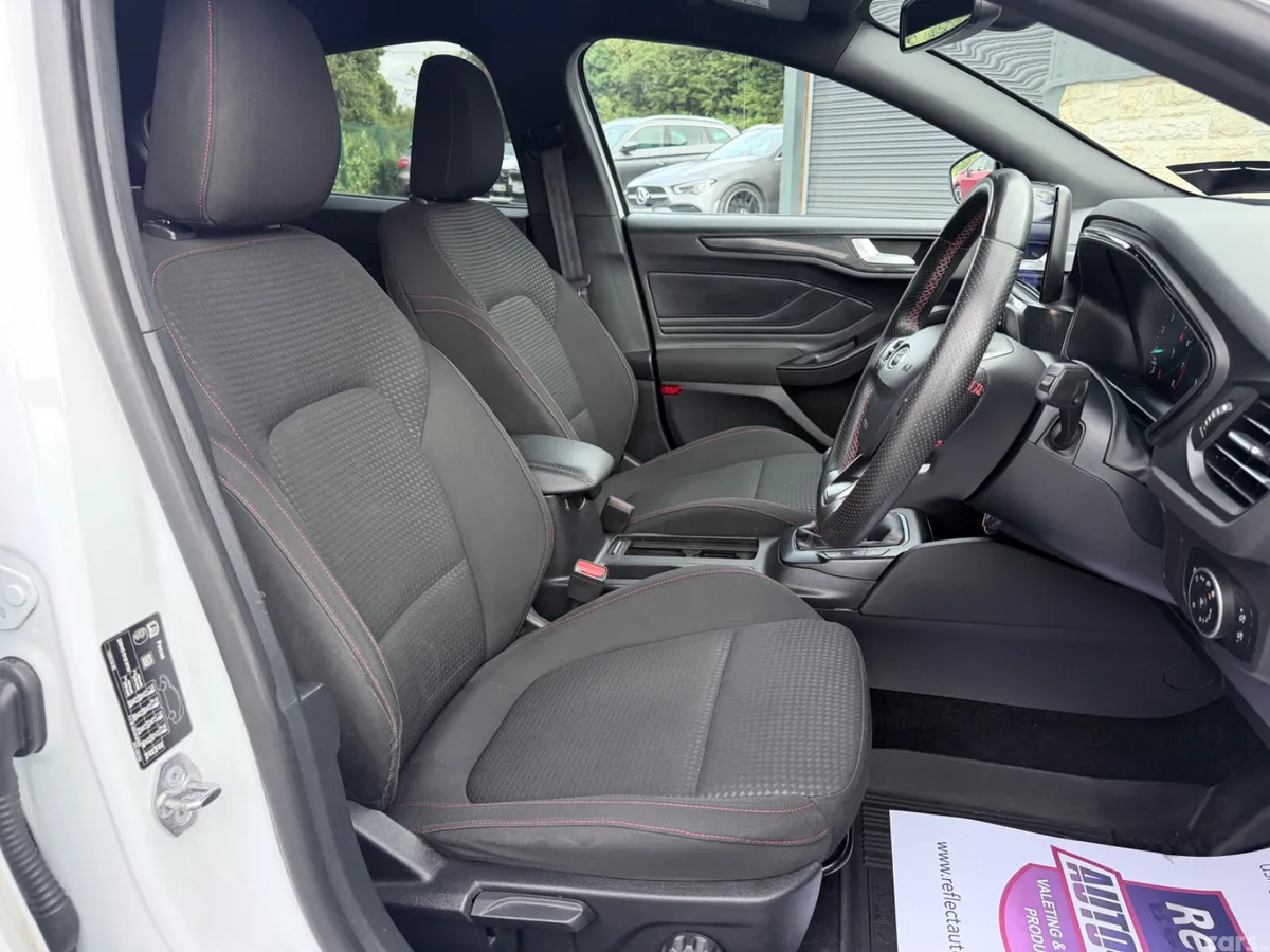 Ford Focus Hatchback, Petrol Hybrid, 2022, White