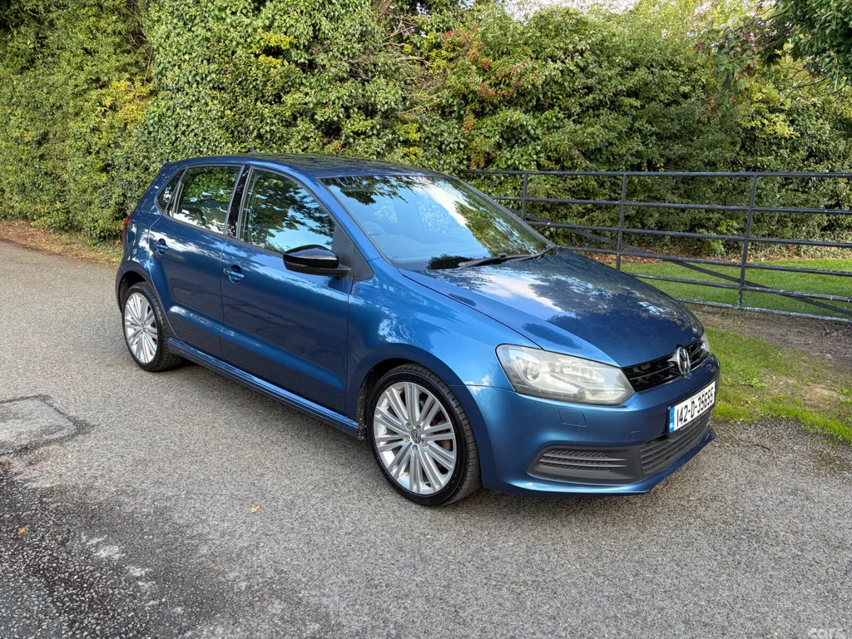 Volkswagen Polo Hatchback, Petrol, 2014, Blue