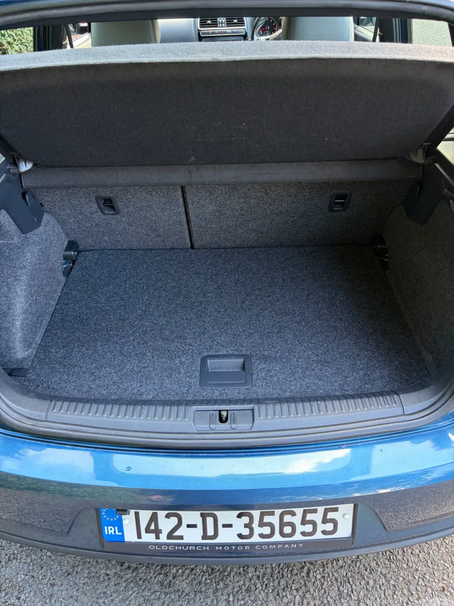 Volkswagen Polo Hatchback, Petrol, 2014, Blue