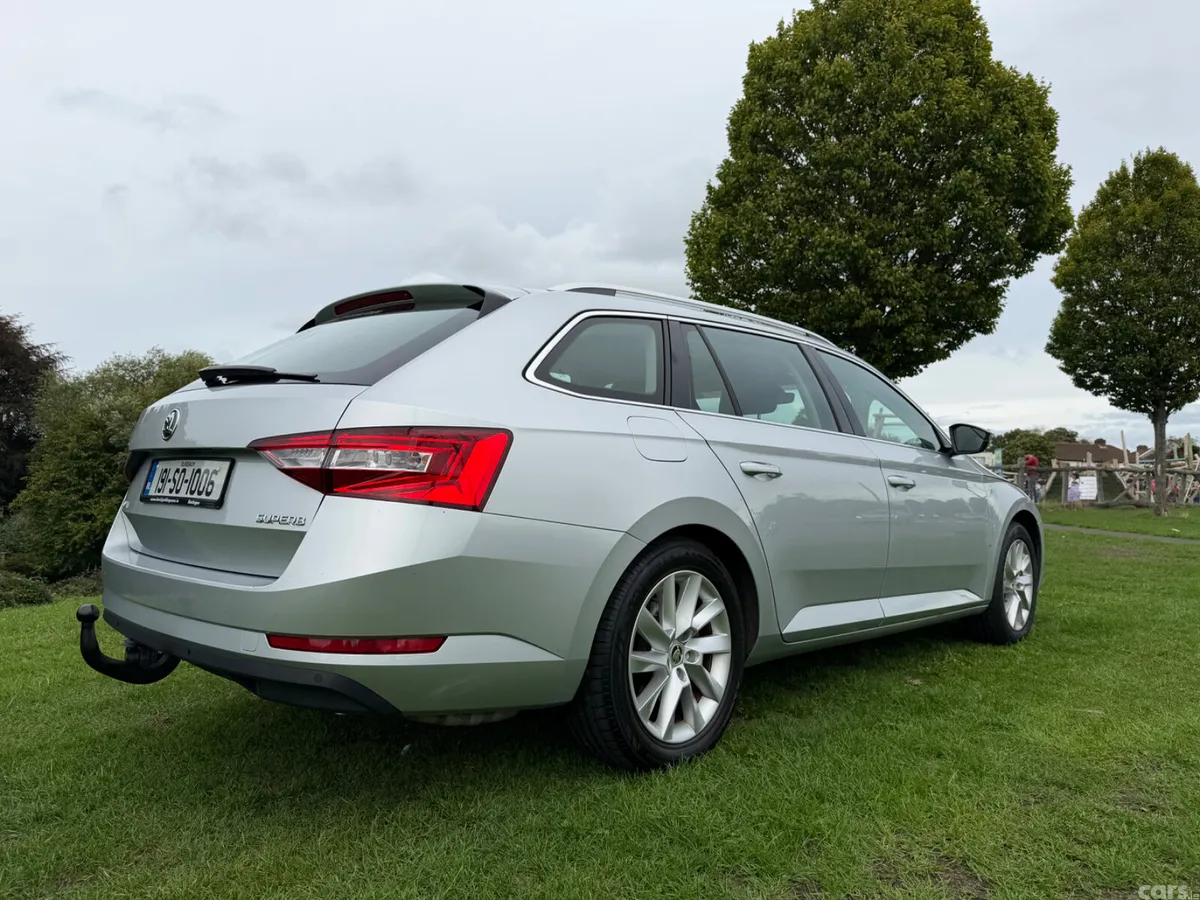 Skoda Superb Estate, Petrol, 2019, Silver