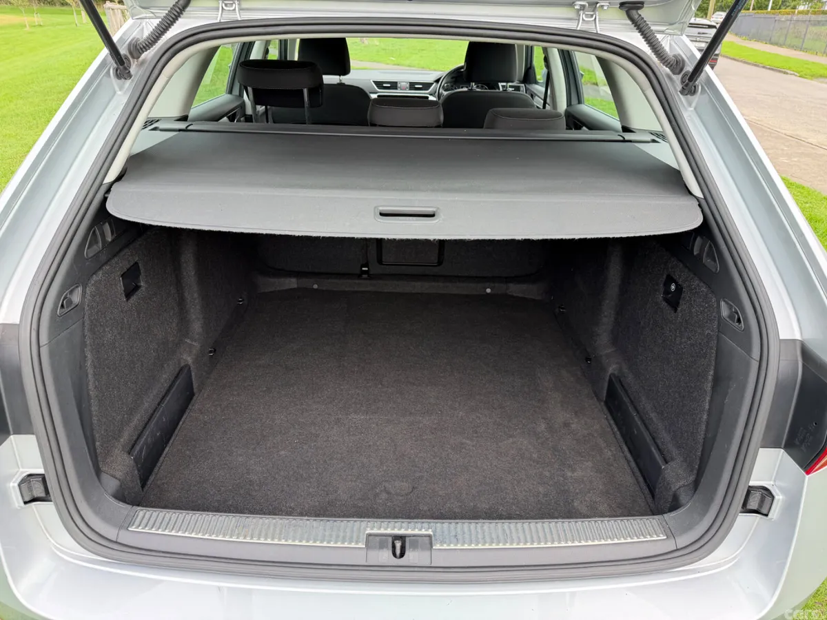 Skoda Superb Estate, Petrol, 2019, Silver
