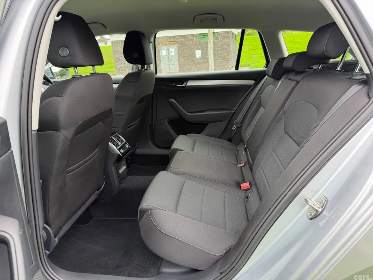 Skoda Superb Estate, Petrol, 2019, Silver