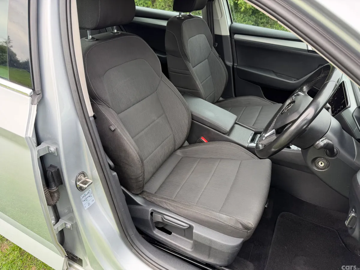 Skoda Superb Estate, Petrol, 2019, Silver
