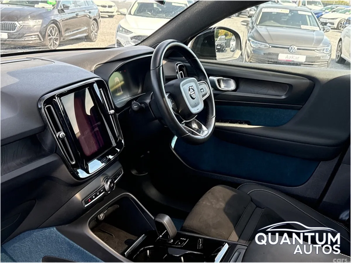 Volvo C40 SUV, Electric, 2023, Black