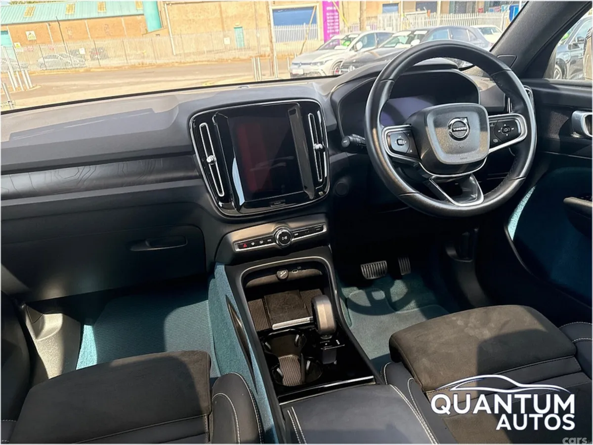 Volvo C40 SUV, Electric, 2023, Black