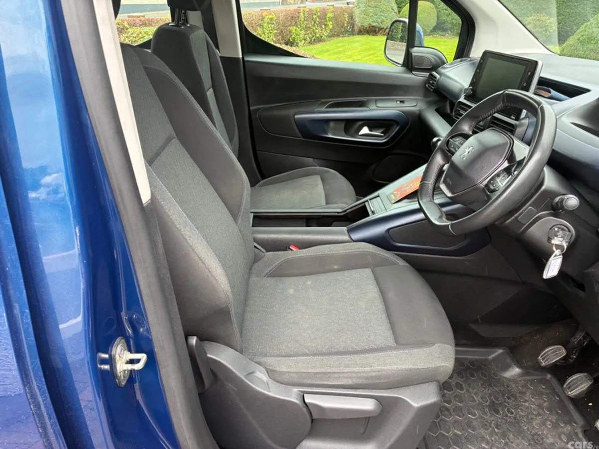 Peugeot Rifter MPV, Petrol, 2019, Blue