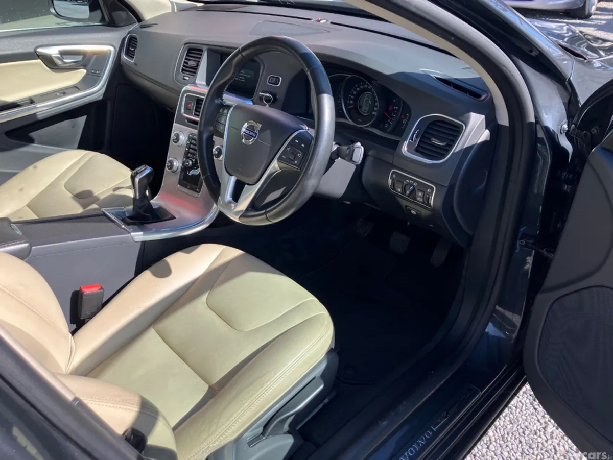 Volvo S60 Saloon, Diesel, 2017, Grey