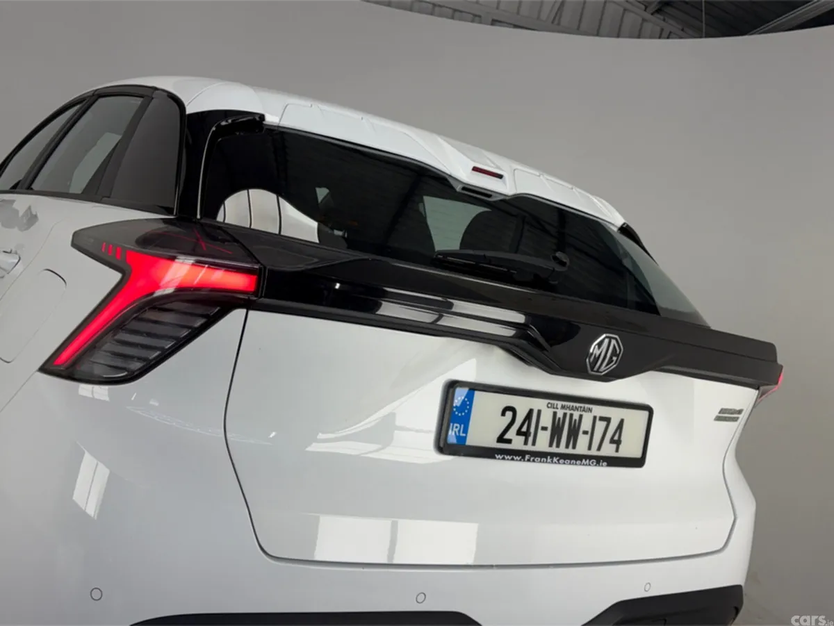 MG 4 Hatchback, Electric, 2024, White