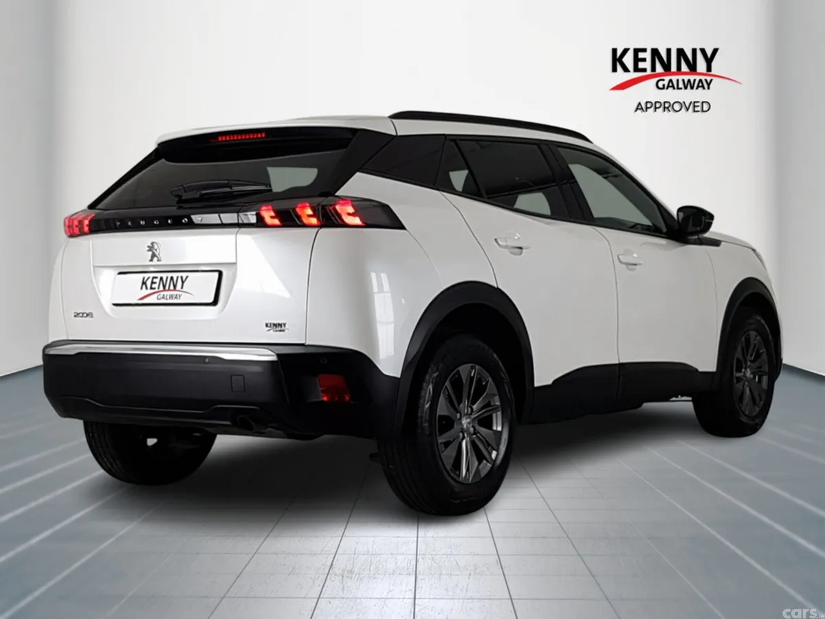 Peugeot 2008 MPV, Petrol, 2023, White