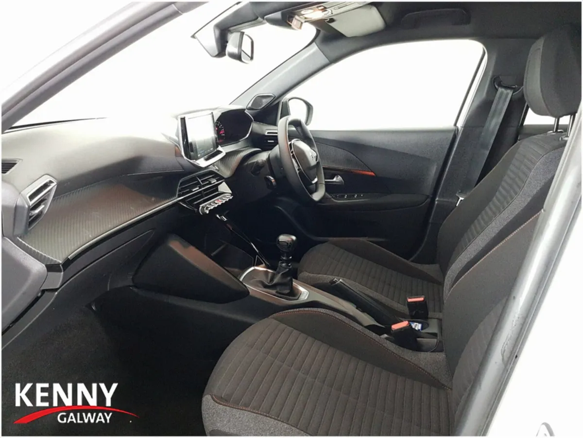 Peugeot 2008 MPV, Petrol, 2023, White