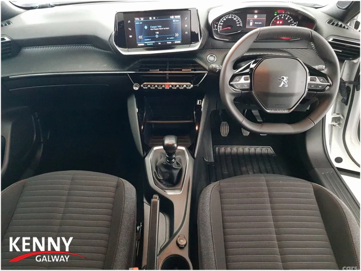 Peugeot 2008 MPV, Petrol, 2023, White