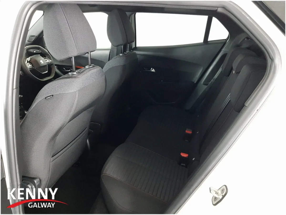 Peugeot 2008 MPV, Petrol, 2023, White